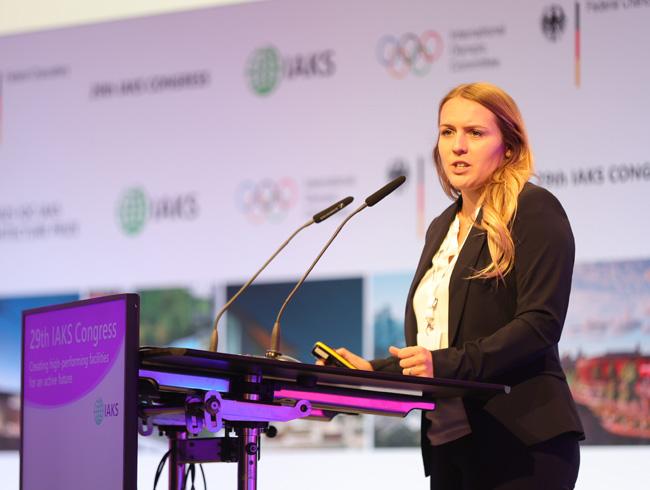 2025 Kongress Sessions 113_Kartin Keil presenting