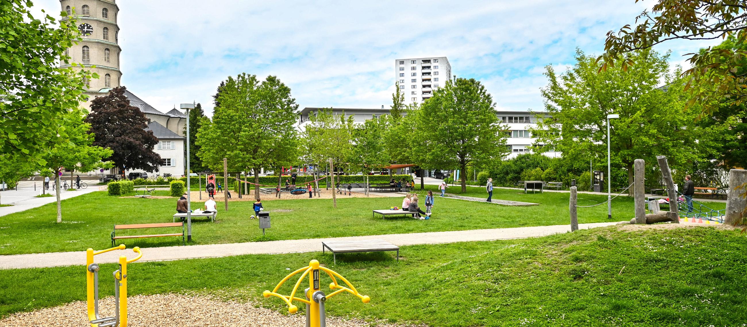 park mit sportgeräten