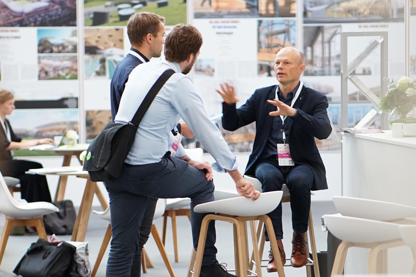 Networking scene at the IAKS congress