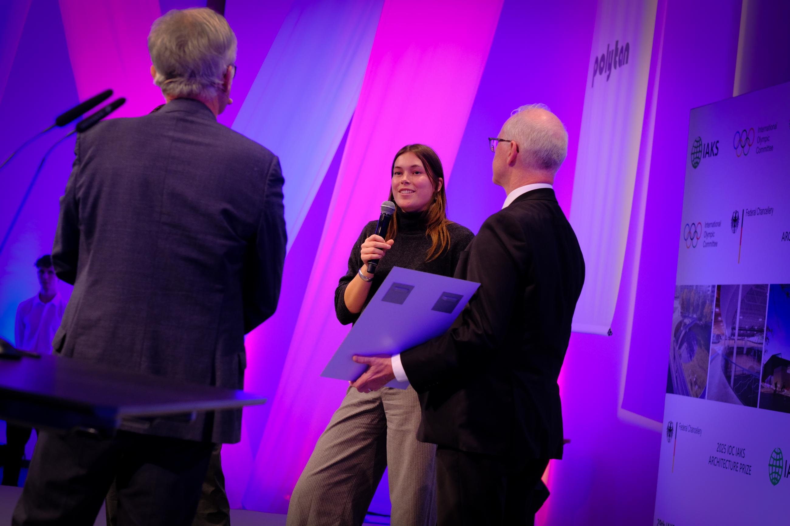 Picture of IOC IAKS students and young professionals award winner