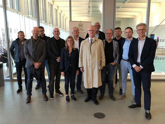 Expert Circle Swimming Pool - meeting group photo - 2018 Newcastle (5).jpg