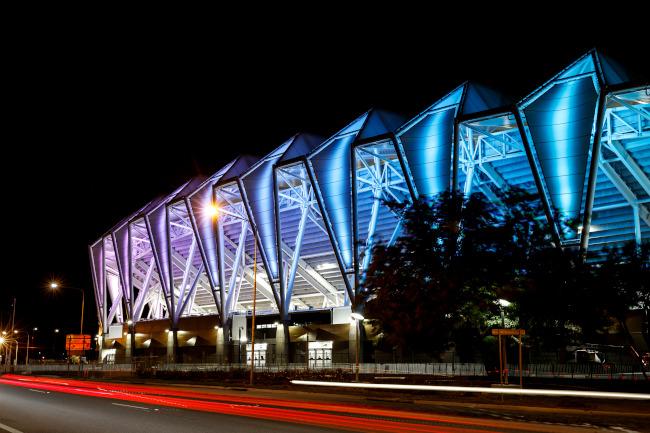 Queensland Country Bank Stadion_sb 2 2021_99291 at night_Andrew Rankin